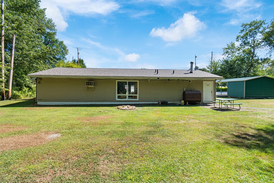 More Photos Of 7000 Manchester Rd, Canal Fulton Office For Sale