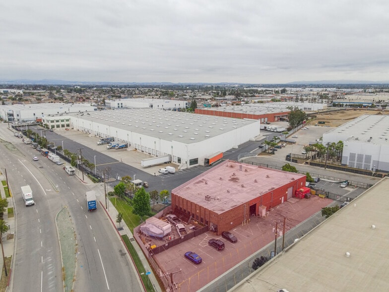 More Photos Of 14550 S Main St, Gardena Warehouse For Sale