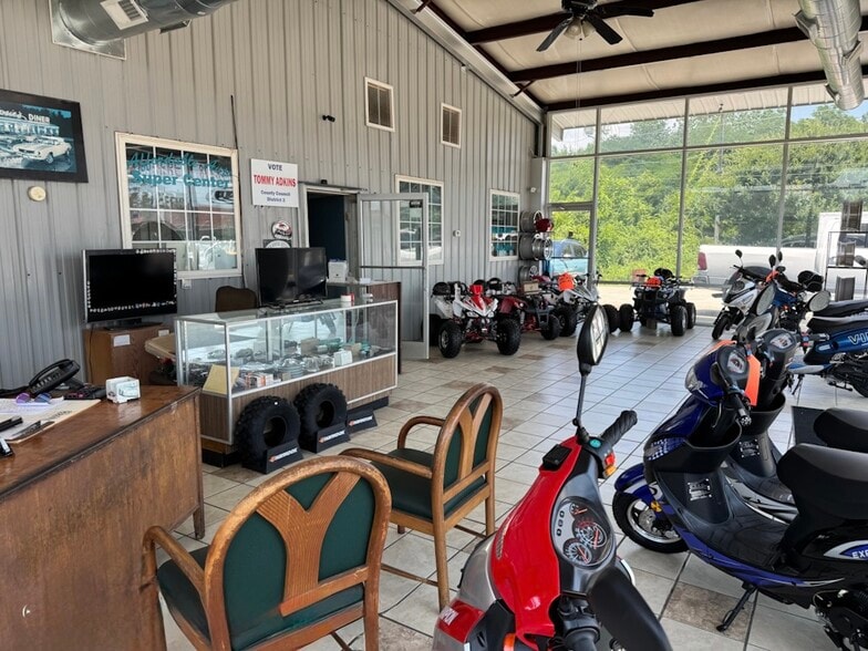 More Photos Of 975-979 E Liberty St, York Auto Dealership For Sale