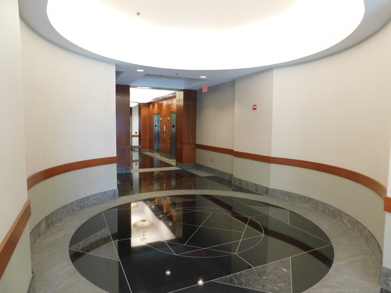 More Photos Of 2331 Mill Rd, Alexandria Office For Lease