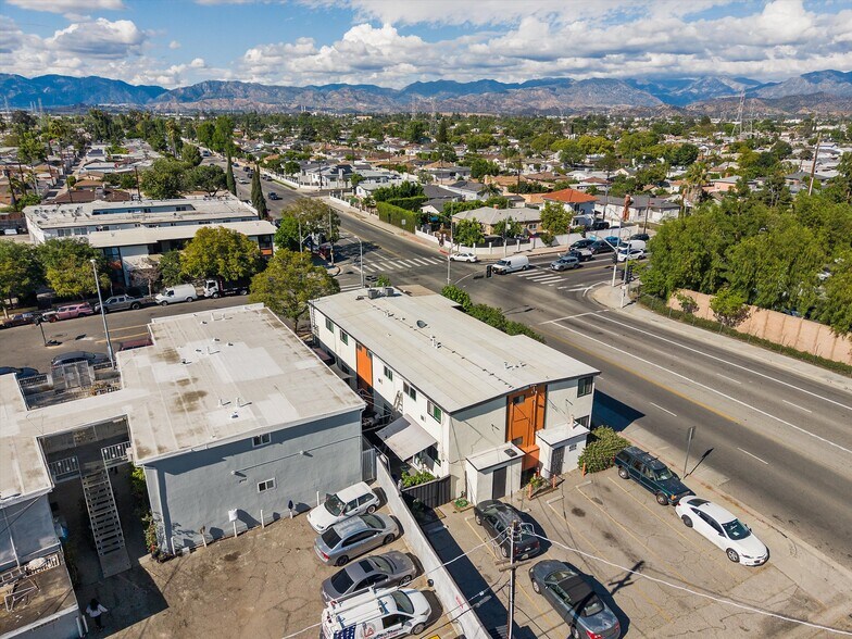 More Photos Of 7559 Whitsett Ave, North Hollywood Apartments For Sale