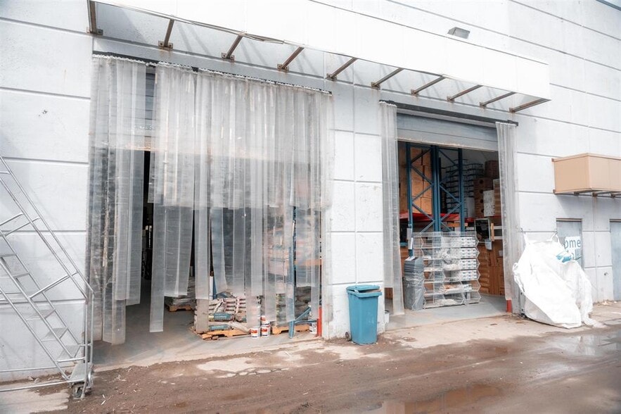 Primary Photo Of 8625 130 St, Surrey Warehouse For Sale