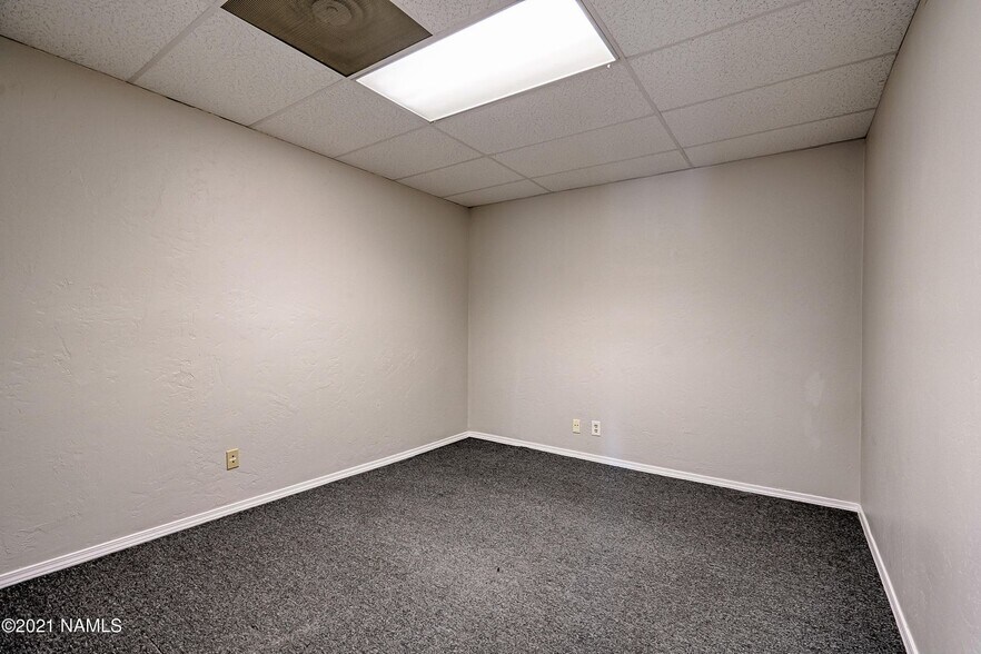 More Photos Of 2724 E Lakin Dr, Flagstaff Office For Lease