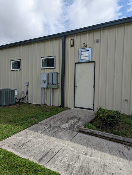 More Photos Of 2608 E Highway 76, Marion General Retail For Sale