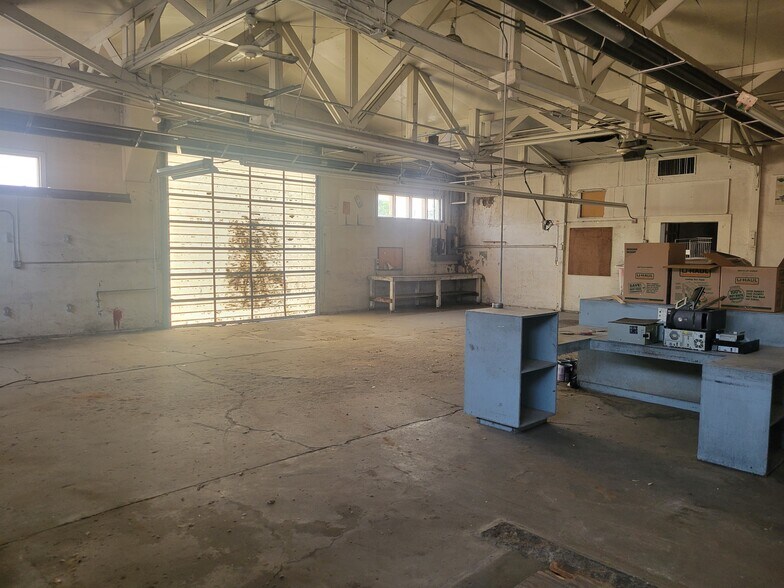 More Photos Of 248 W 2nd St, Chadron Warehouse For Sale