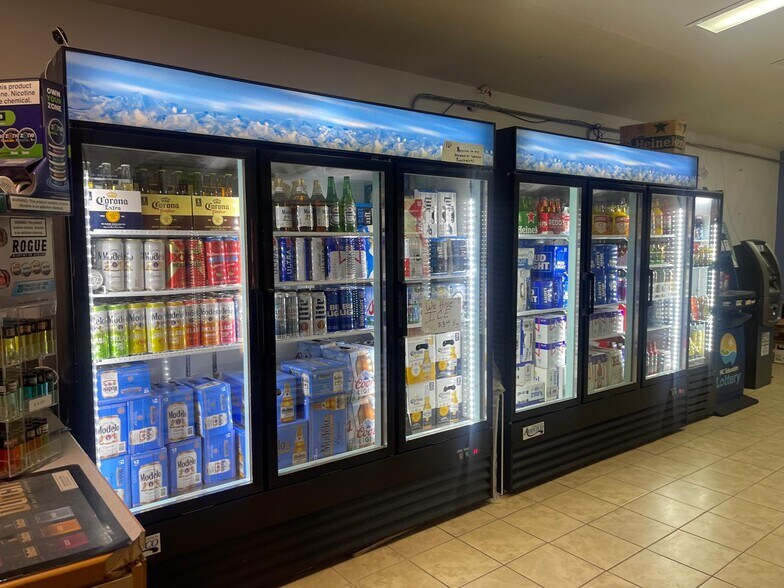 More Photos Of 941 N Main St, Troy Storefront Retail Office For Lease