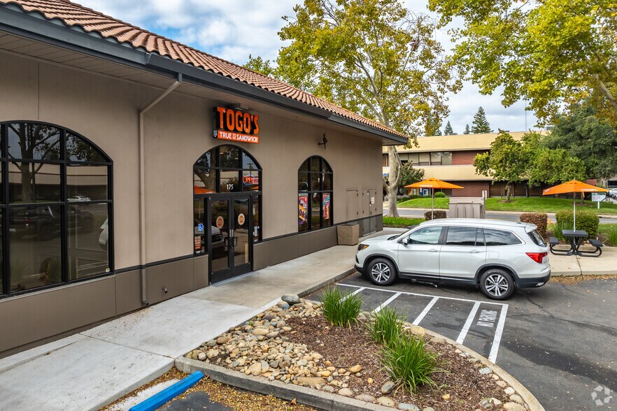 More Photos Of 2901 Sunrise Blvd, Rancho Cordova Unknown For Lease