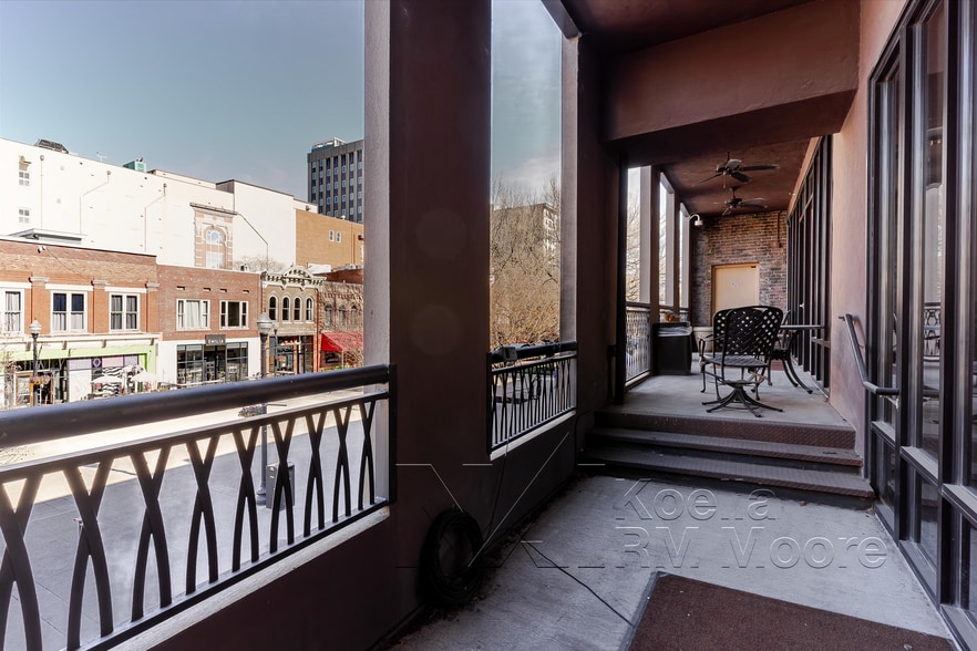 More Photos Of 17 Market Sq, Knoxville Storefront Retail Office For Sale