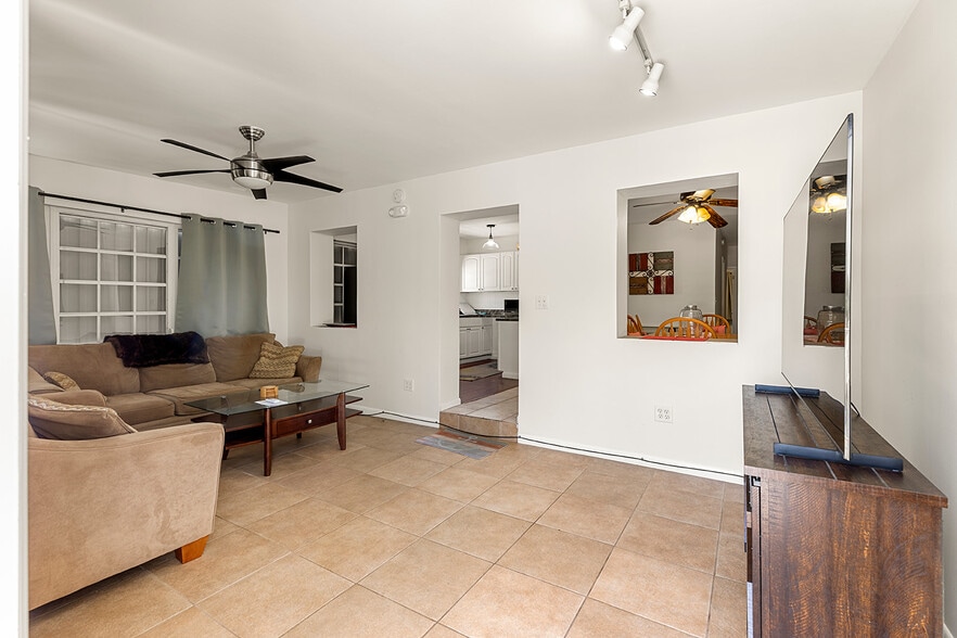 More Photos Of 2901 Overseas Hwy, Marathon Office Residential For Sale