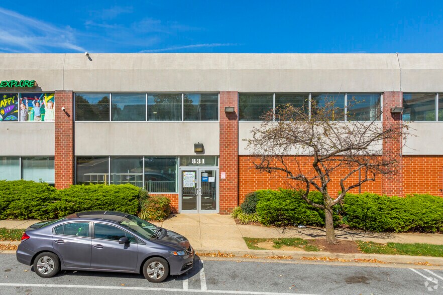 More Photos Of 831 Russell Ave, Gaithersburg Freestanding For Lease