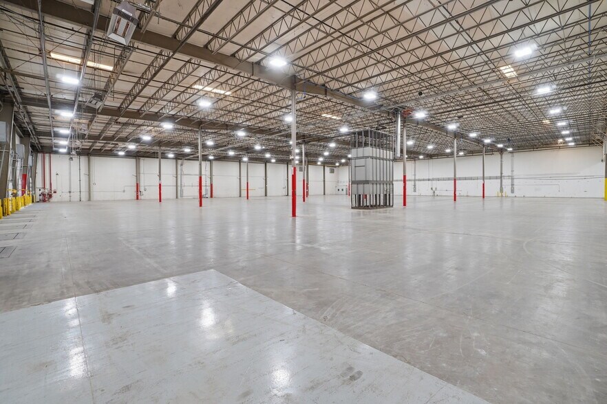 More Photos Of 13201 W Reese Blvd, Huntersville Warehouse For Sale