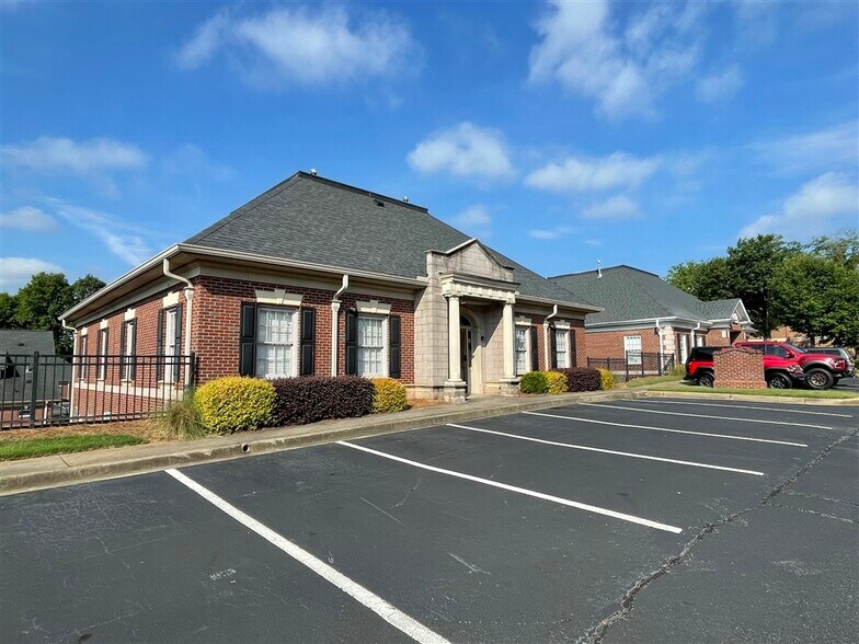 More Photos Of 420 The Parkway, Greer Office Residential For Lease
