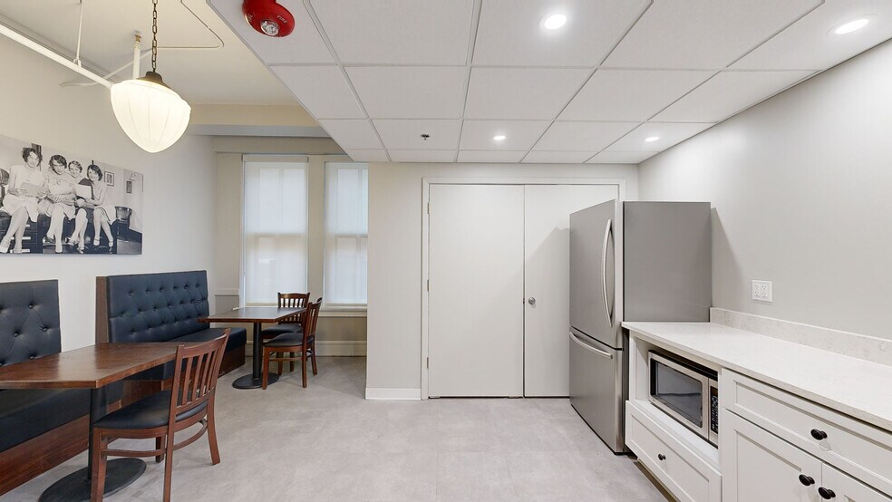 More Photos Of 319 S 17th St, Omaha Office For Lease