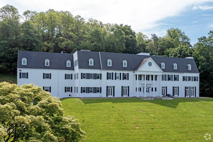 More Photos Of 90 N Broadway, Irvington Office For Lease