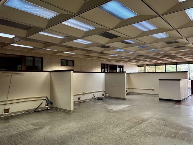 More Photos Of 805 Park Ave, Beaver Dam Industrial For Lease