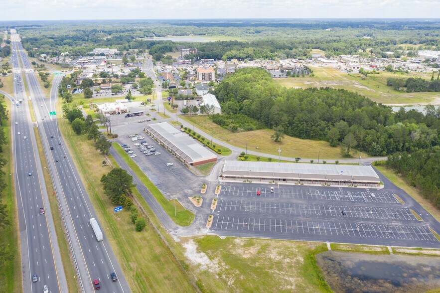 More Photos Of I-75 @ I-75 & U.S. 90, Lake City Unknown For Lease