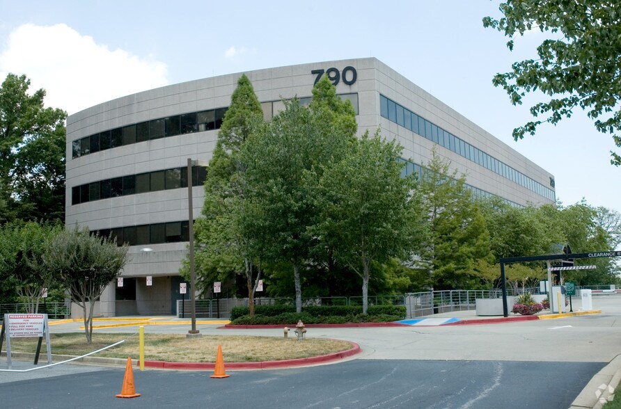 More Photos Of 790 Church St NW, Marietta Medical For Lease