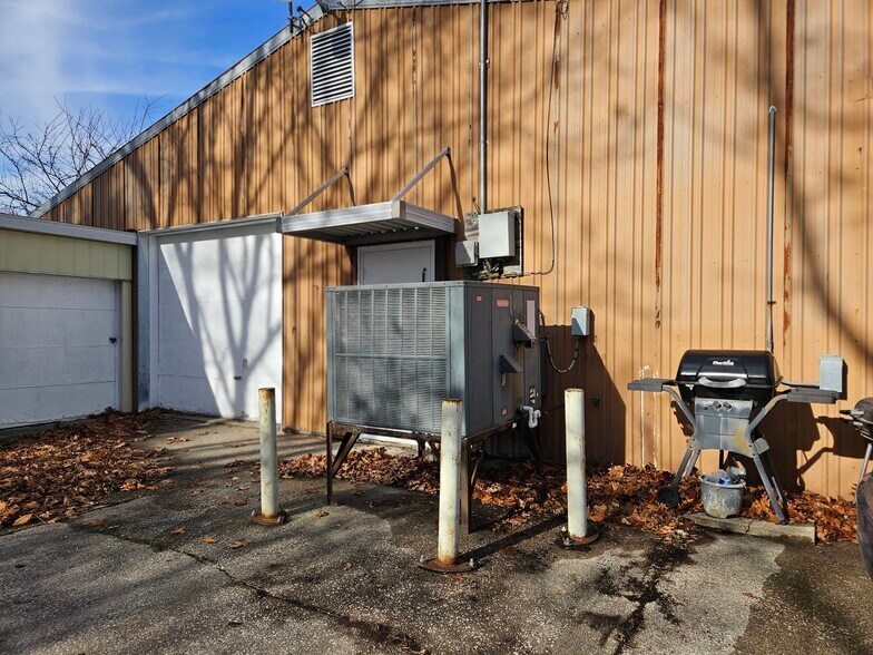 More Photos Of 3239 Christy Way S, Saginaw Office For Sale