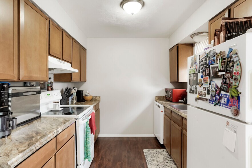 More Photos Of 5550-5556 Newland Way, Arvada Apartments For Sale
