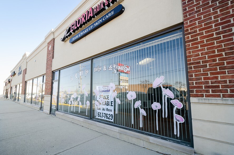 Primary Photo Of 9517-9519 N Milwaukee Ave, Niles Unknown For Lease