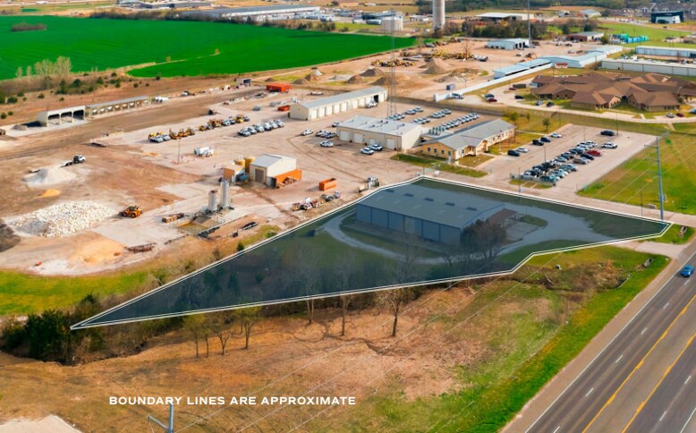 More Photos Of 7461 Bagby Ave, Woodway Light Distribution For Lease