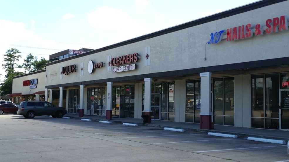 More Photos Of 3702 Cypress Creek Pkwy, Houston Storefront For Lease