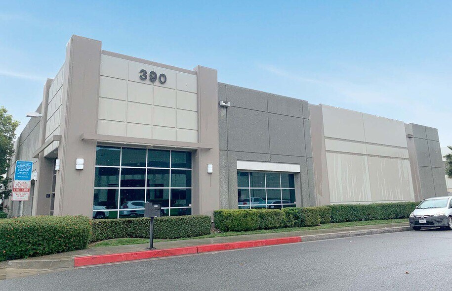 More Photos Of 390 N Ponderosa Ave, Ontario Warehouse For Sale