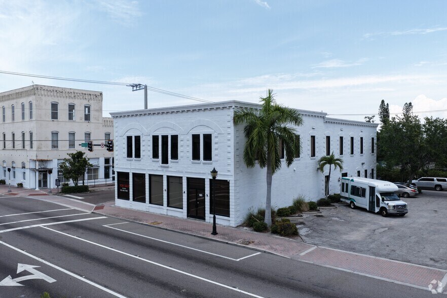 More Photos Of 905 Manatee Ave E, Bradenton Coworking Space