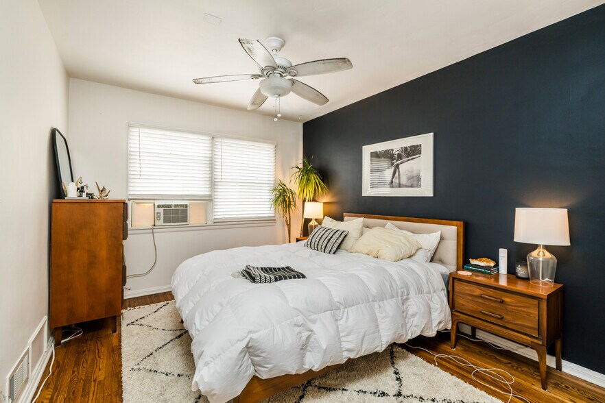 More Photos Of 445 N Spaulding Ave, Los Angeles Apartments For Sale