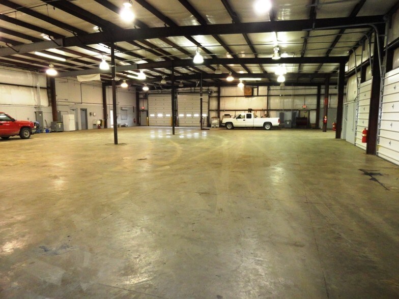 More Photos Of 7685 Fishel Dr N, Dublin Warehouse For Lease