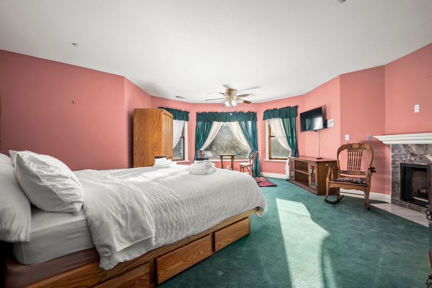 More Photos Of 790 California 2, Wrightwood Specialty For Sale