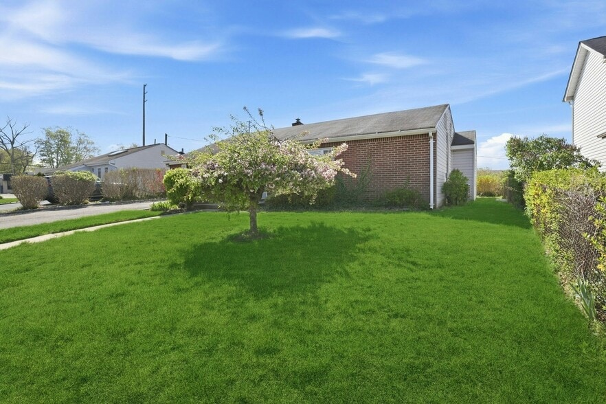 More Photos Of 4169 Iris Pl, Bethpage Medical For Sale