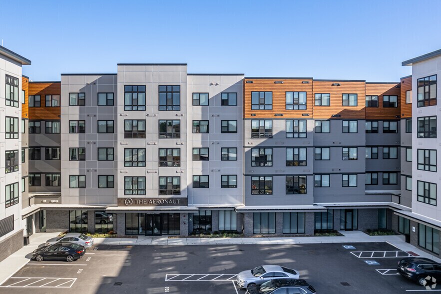 More Photos Of 1400 Main St, Weymouth Apartments For Lease