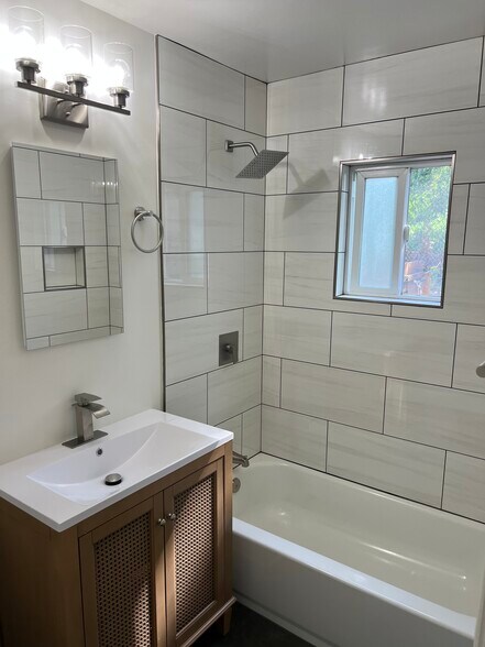 More Photos Of 2689 Reynard Way, San Diego Apartments For Sale