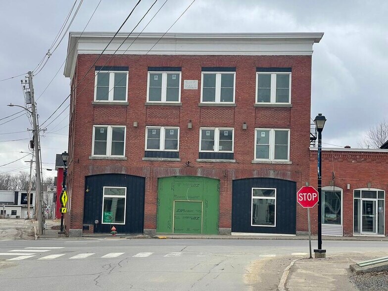 More Photos Of 161 Main St, Newport Storefront Retail Residential For Sale