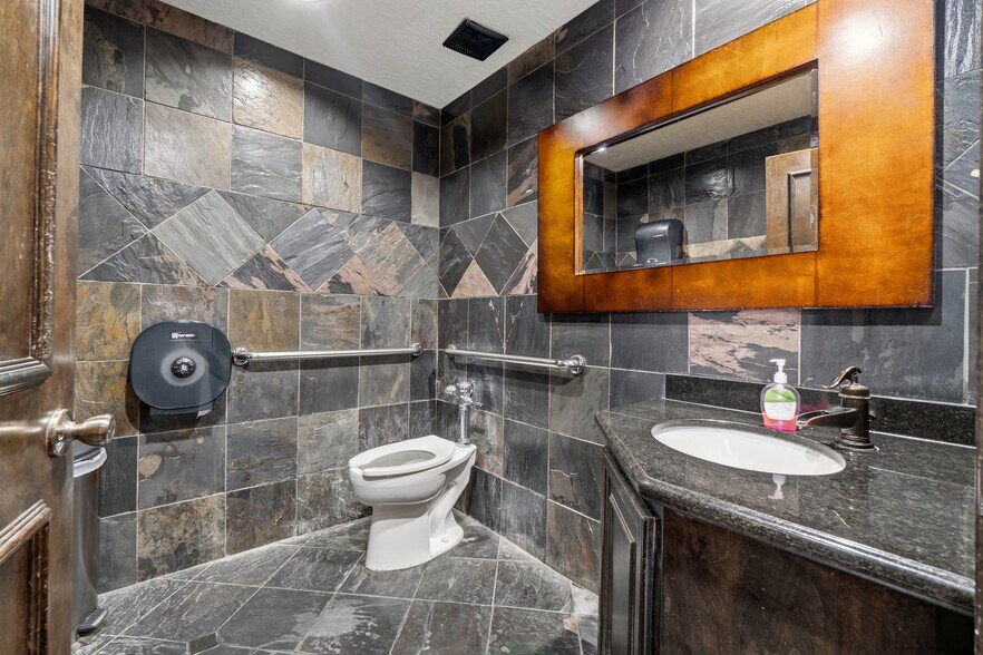 More Photos Of 3211 Fm-1960 Rd, Houston Carwash For Sale