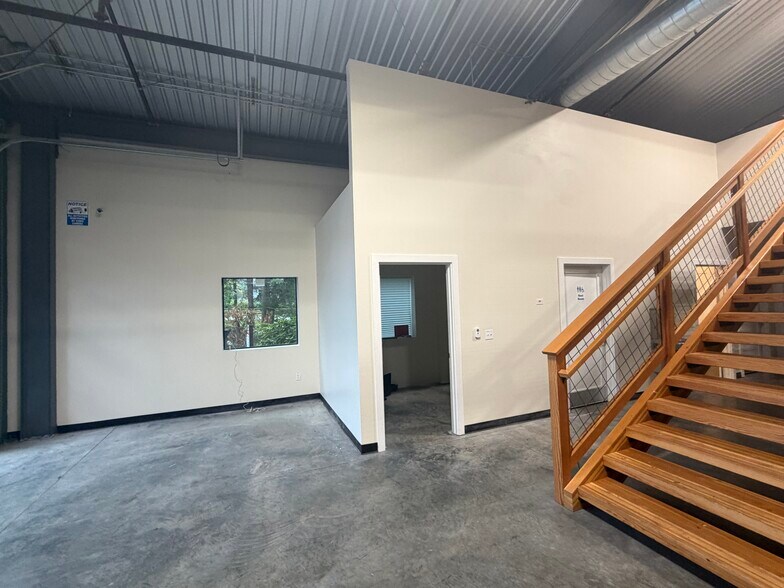 More Photos Of 9440 Sportsman Club Rd NE, Bainbridge Island Office For Lease