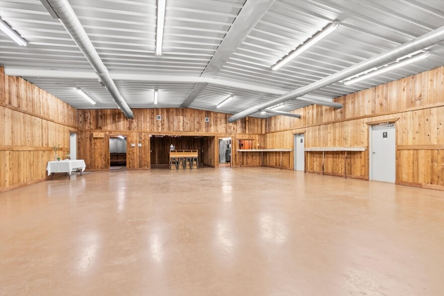 More Photos Of 5611 Rockin L Ln, Navasota Lodge Meeting Hall For Sale