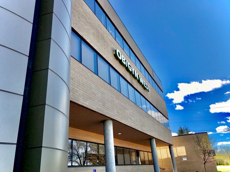 More Photos Of 14001 Ridgedale Dr, Minnetonka Medical For Lease