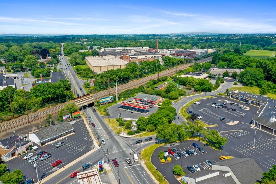 806 New Holland Ave, Lancaster, PA 17602 Convenience Store For Sale