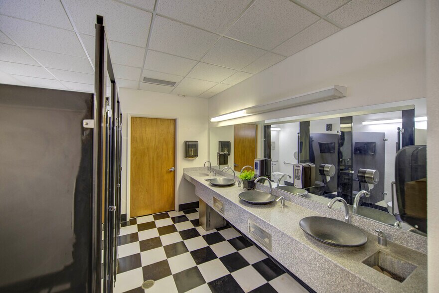 More Photos Of 1065 Marauder St, Chico Manufacturing For Sale