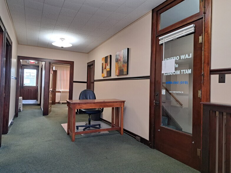 More Photos Of 136 E Grand River Ave, Brighton Office For Lease