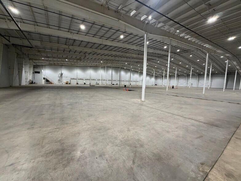 More Photos Of 7155 AL-13, Haleyville Distribution For Sale