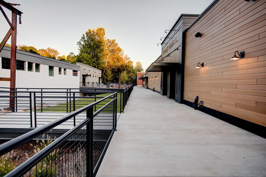 More Photos Of 11 Sullivan Way, Asheville Warehouse For Lease
