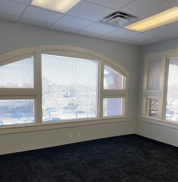 More Photos Of 3700 W Robinson St, Norman Coworking Space