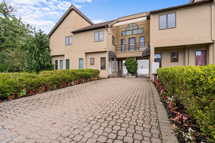 More Photos Of 4546 Hylan Blvd, Staten Island Medical For Sale