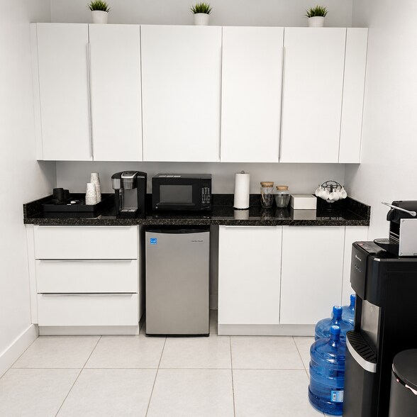 More Photos Of 1500 NW 89th Ct, Doral Loft Creative Space For Sale