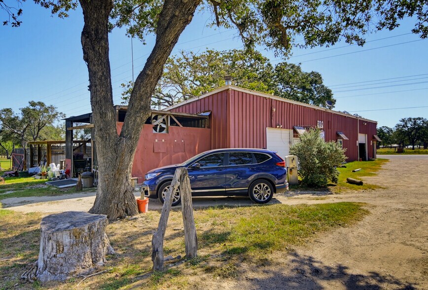 More Photos Of 6348 FM 1117, Seguin Storefront Retail Office For Sale
