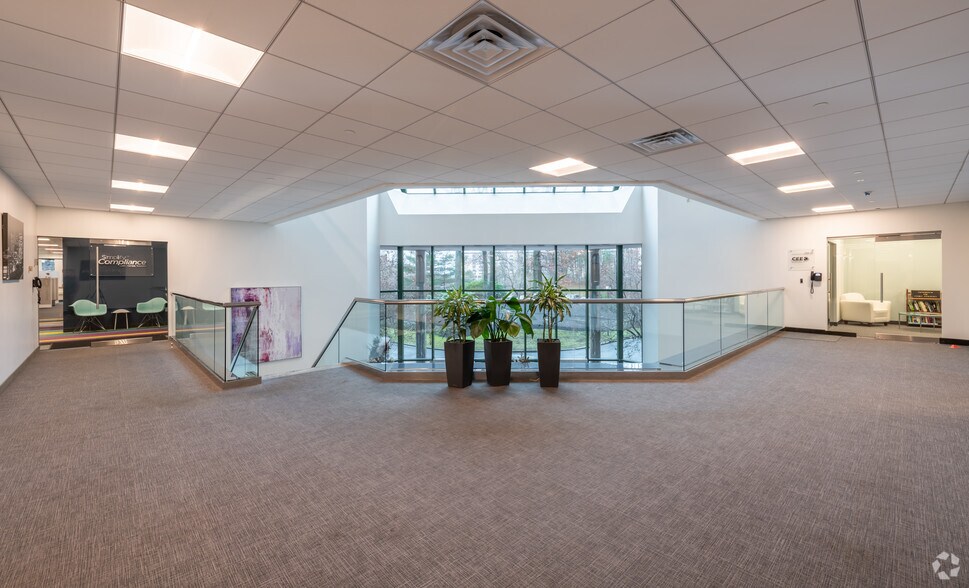 More Photos Of 35 Village Rd, Middleton Office For Lease