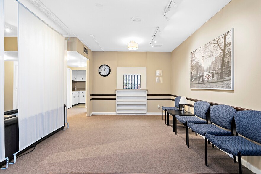 More Photos Of 3231 Waring Ct, Oceanside Medical For Lease